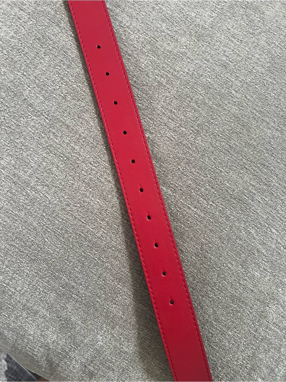 Gucci Red Leather Belt with Antique Gold Double G Buckle - Picture 4 of 6